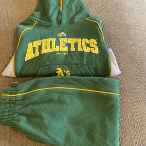 Toddler Oakland Athletics Sweatsuit Size 2T